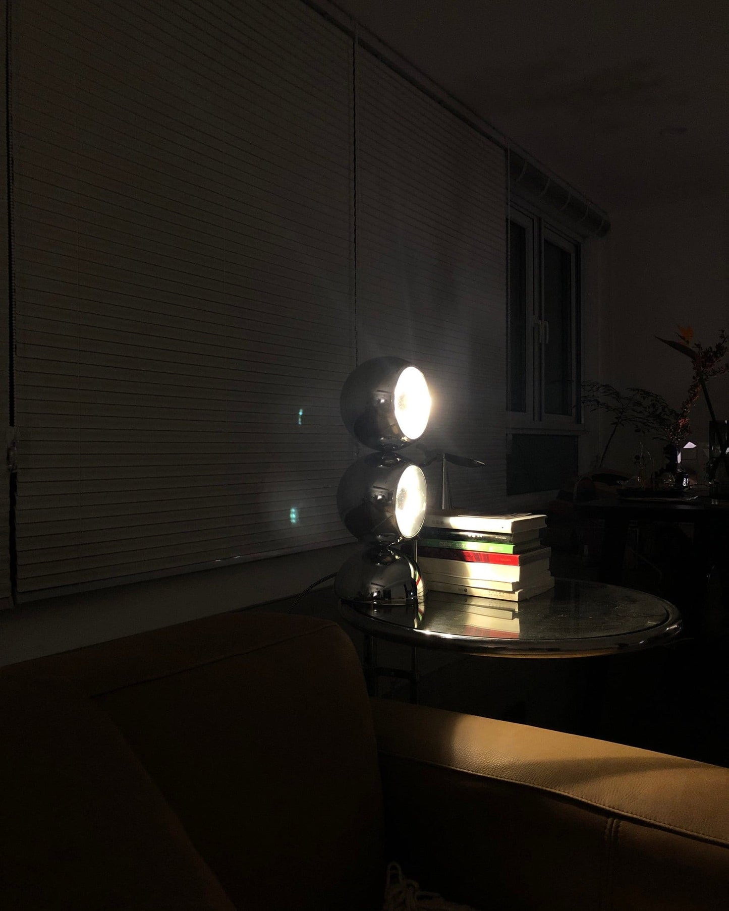 Contemporary Table Lamp with LED Compatibility for Living Room or Bedroom 4