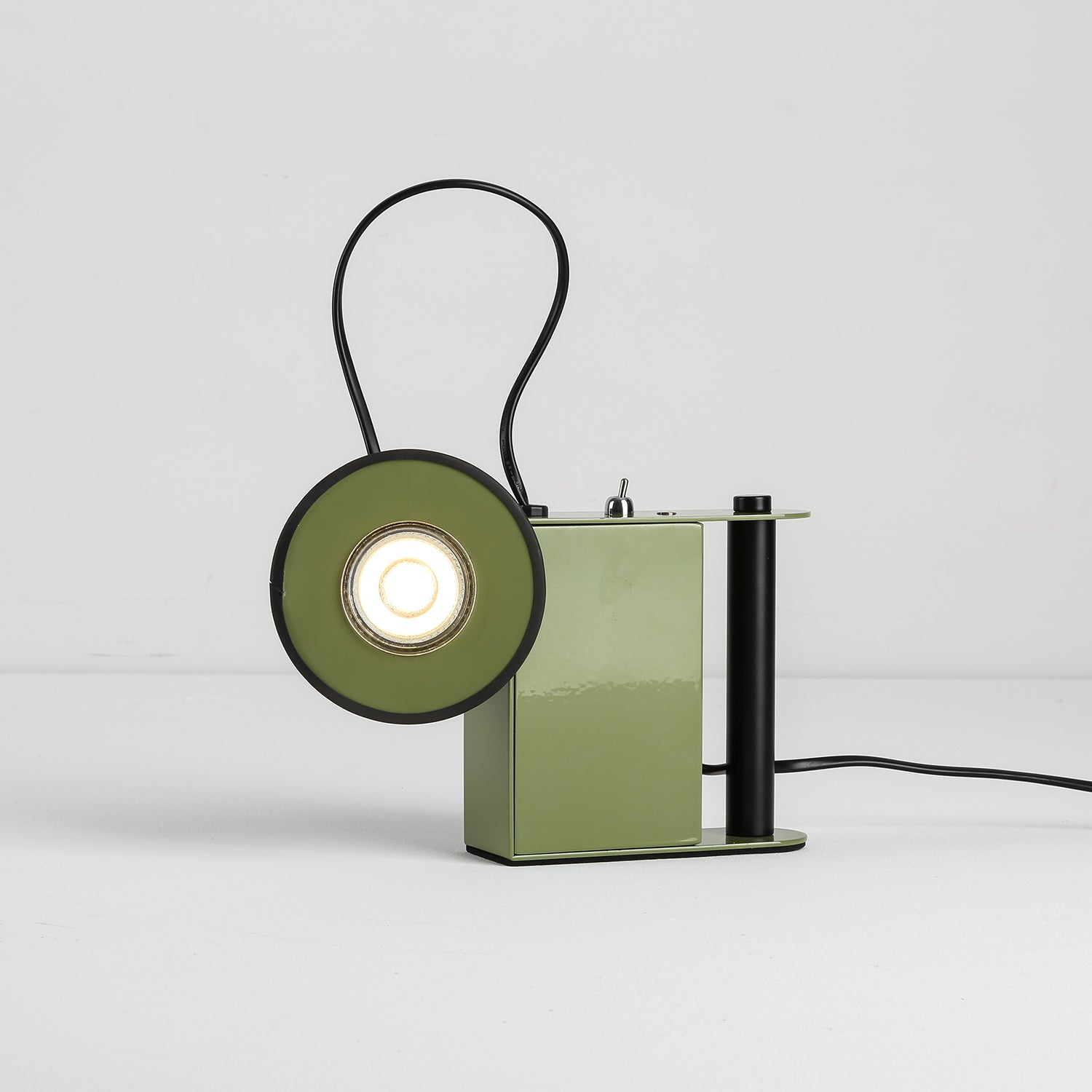 Compact Adjustable Table Lamp with Magnetic Head – Versatile Indoor Lighting 4