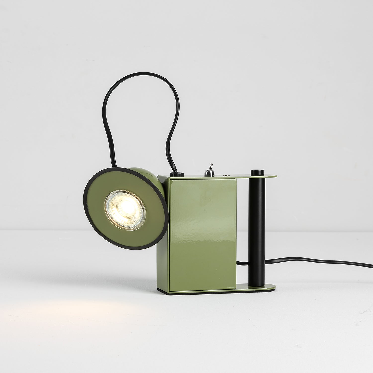 Compact Adjustable Table Lamp with Magnetic Head – Versatile Indoor Lighting 5