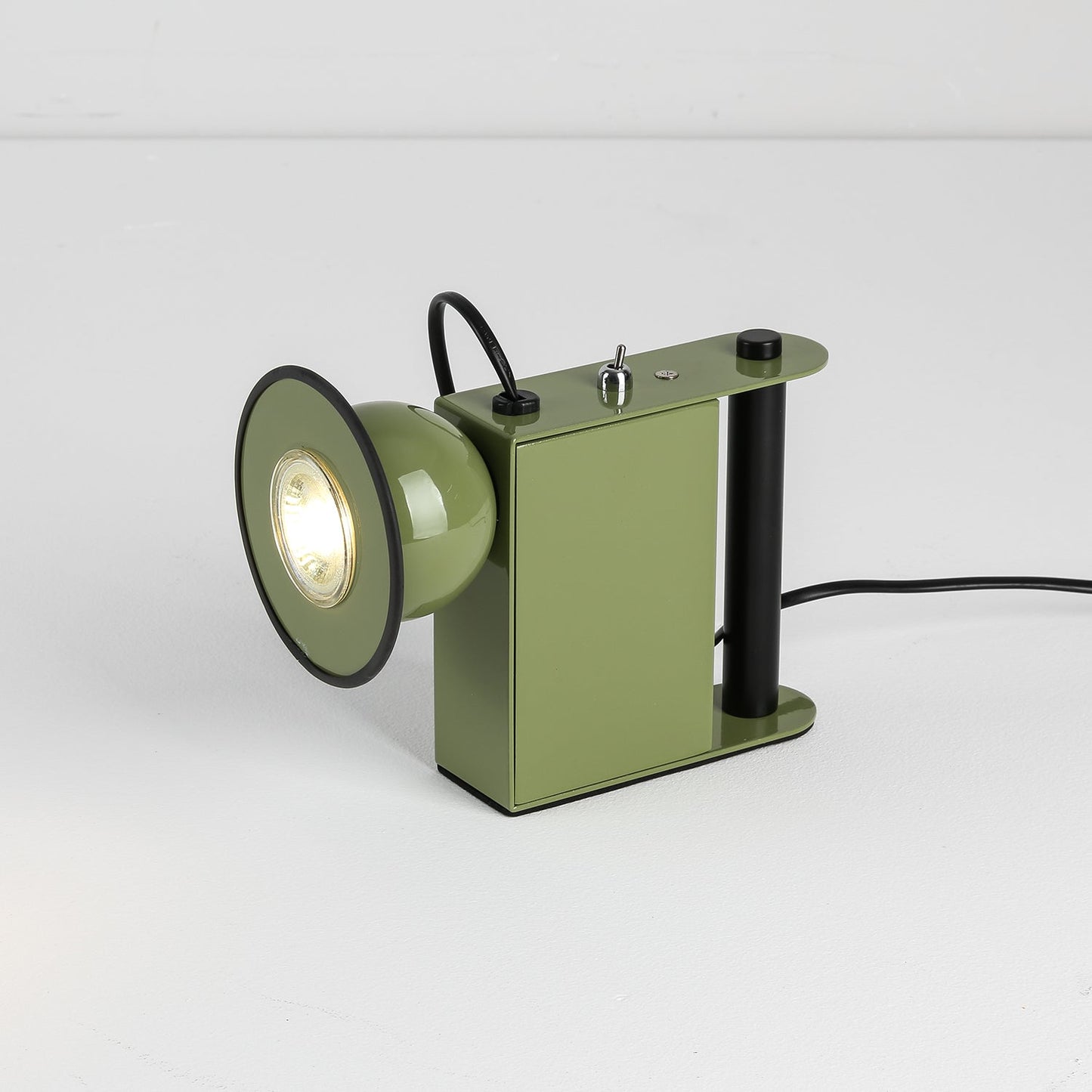 Compact Adjustable Table Lamp with Magnetic Head – Versatile Indoor Lighting 6