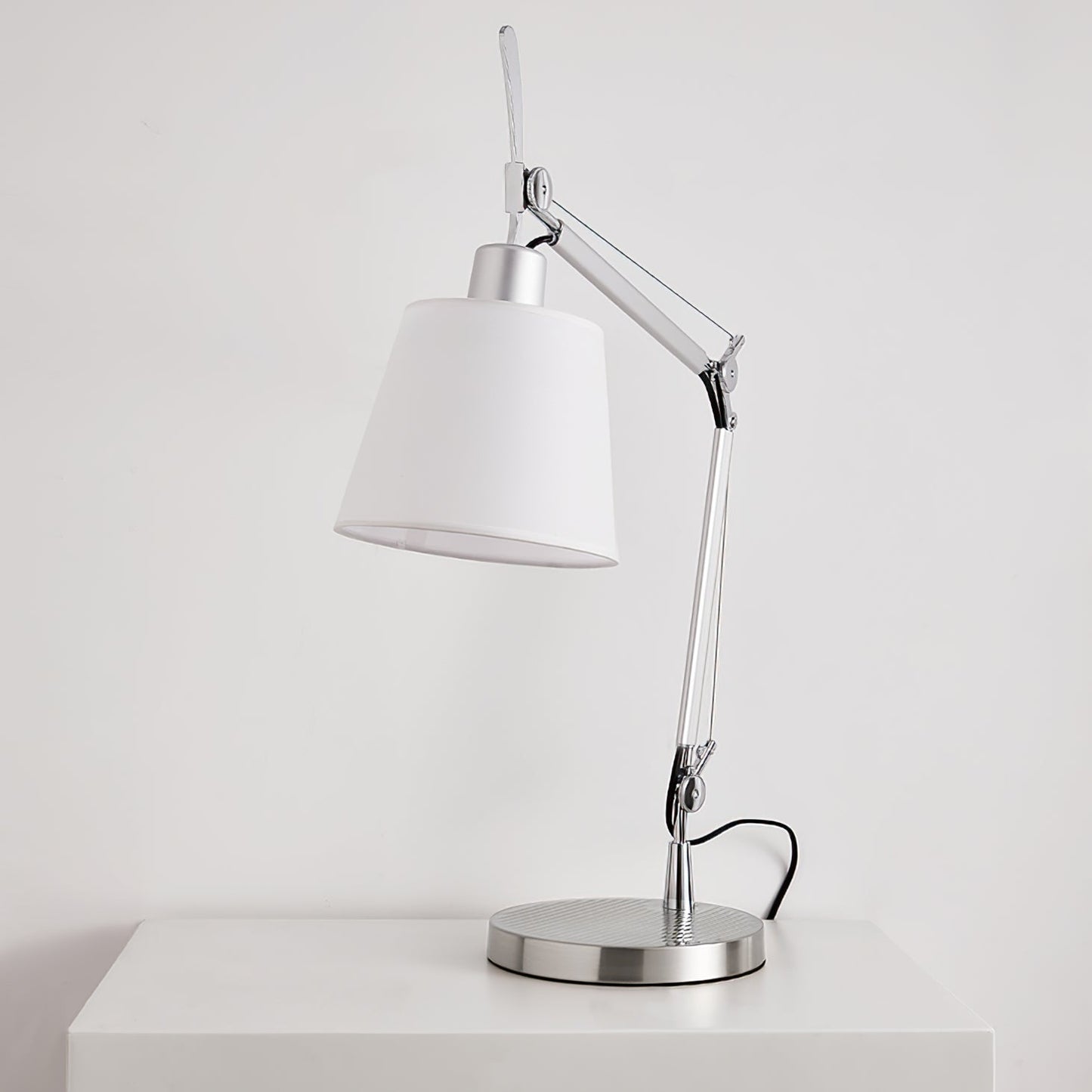 Modern Classic Table Lamp with Adjustable Angle – 65cm Height, Fog Silver Finish 8