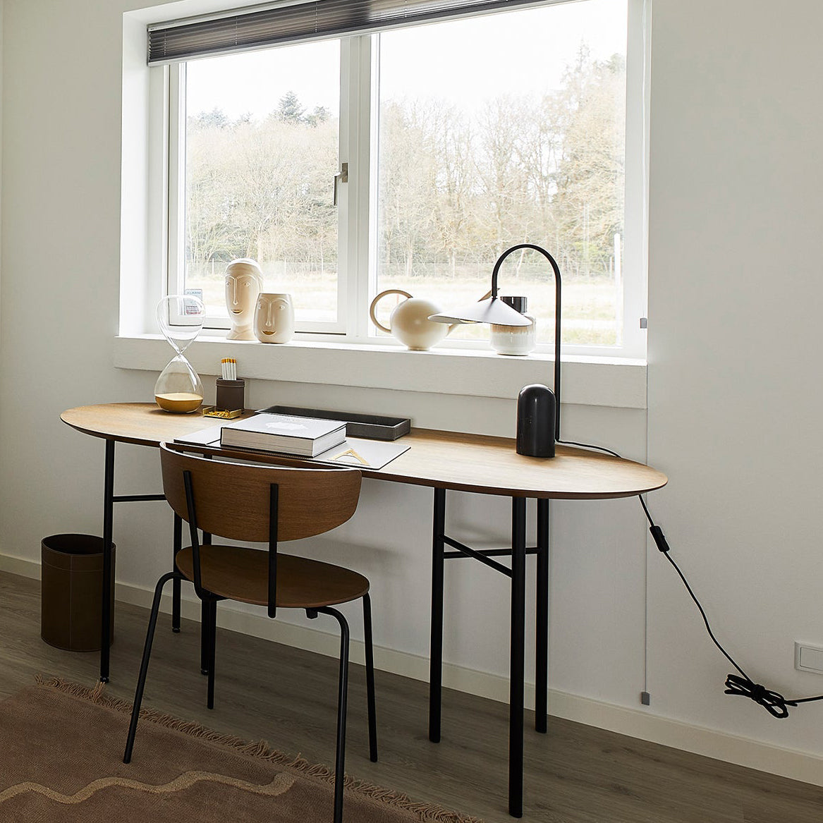 Modern Minimalist Table Lamp with Black Marble Base – LED Compatible 8