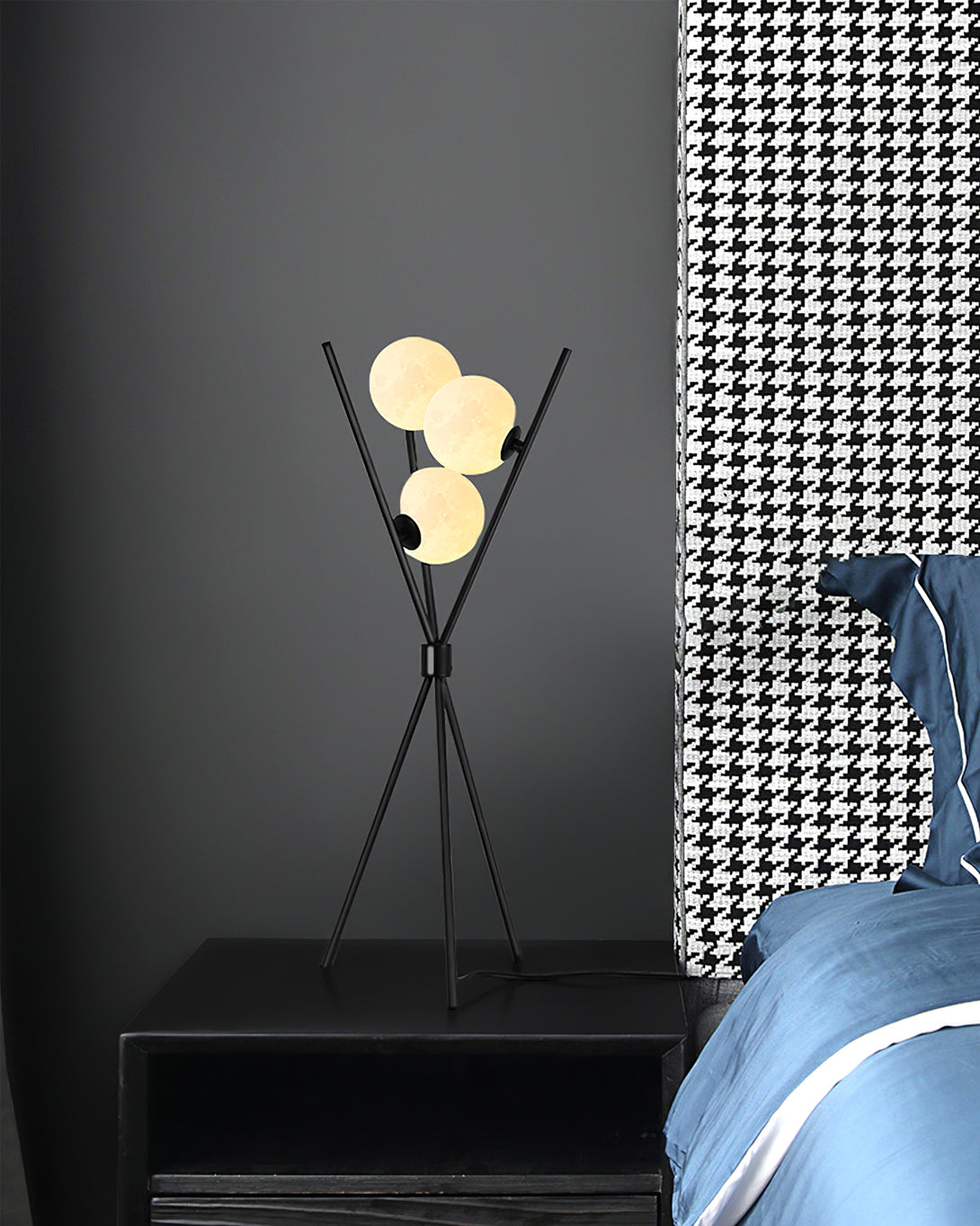 Modern Moon Table Lamp – Stylish LED Light for Indoor Use – Black and White 8