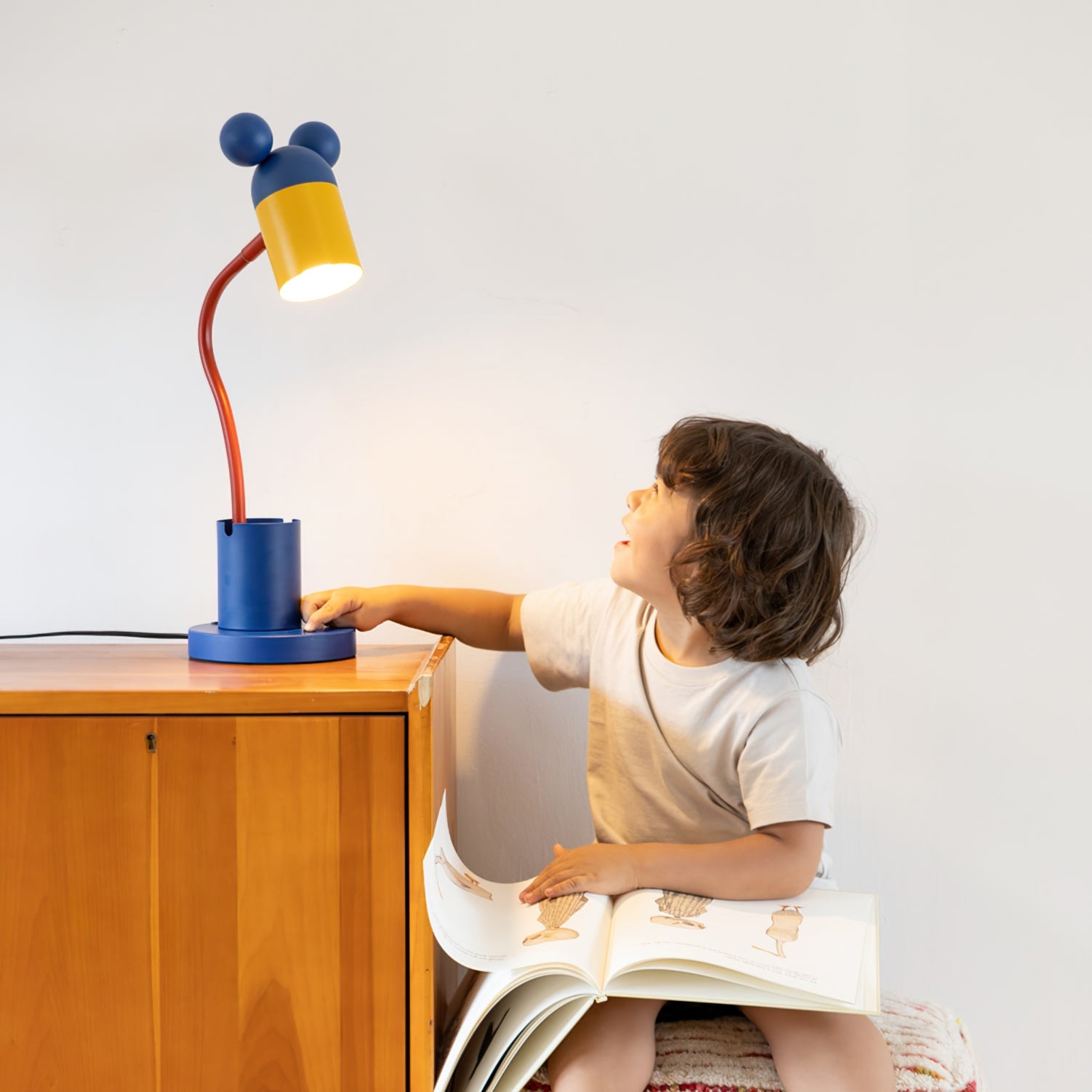 Colorful Mouse Table Lamp with Pen Holder – Adjustable Neck for Kids' Room 9
