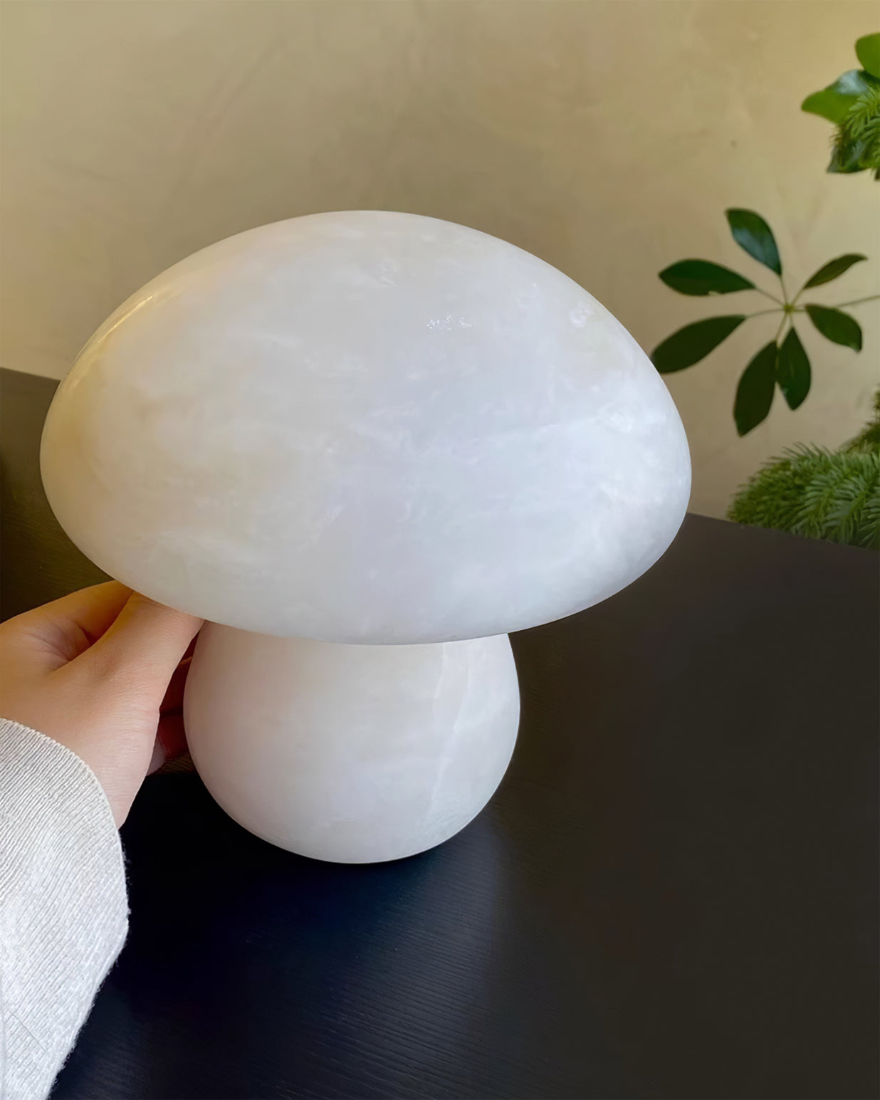 Mushroom Alabaster Table Lamp – Modern Indoor Lighting Fixture with Warm Glow 4