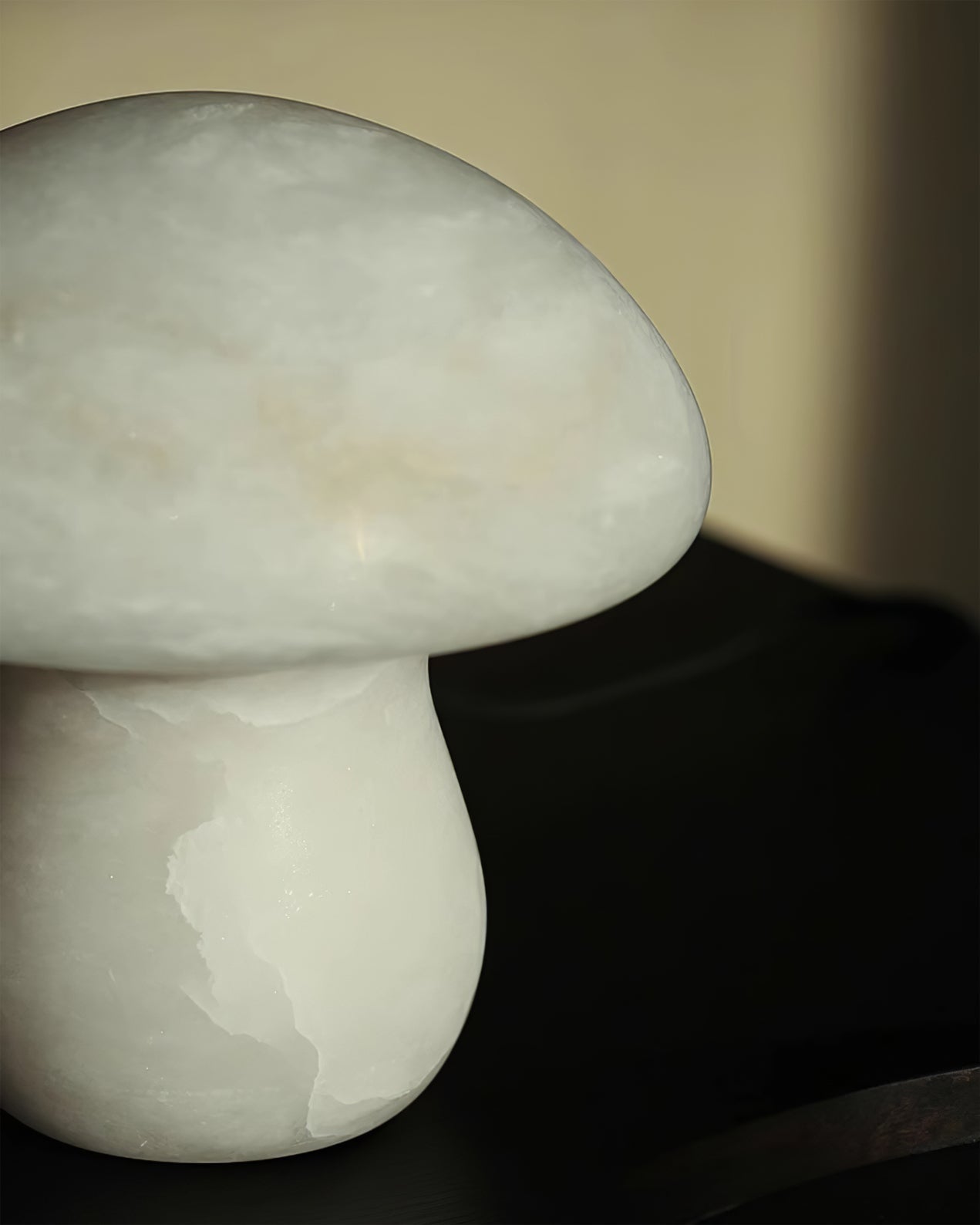Mushroom Alabaster Table Lamp – Modern Indoor Lighting Fixture with Warm Glow 7