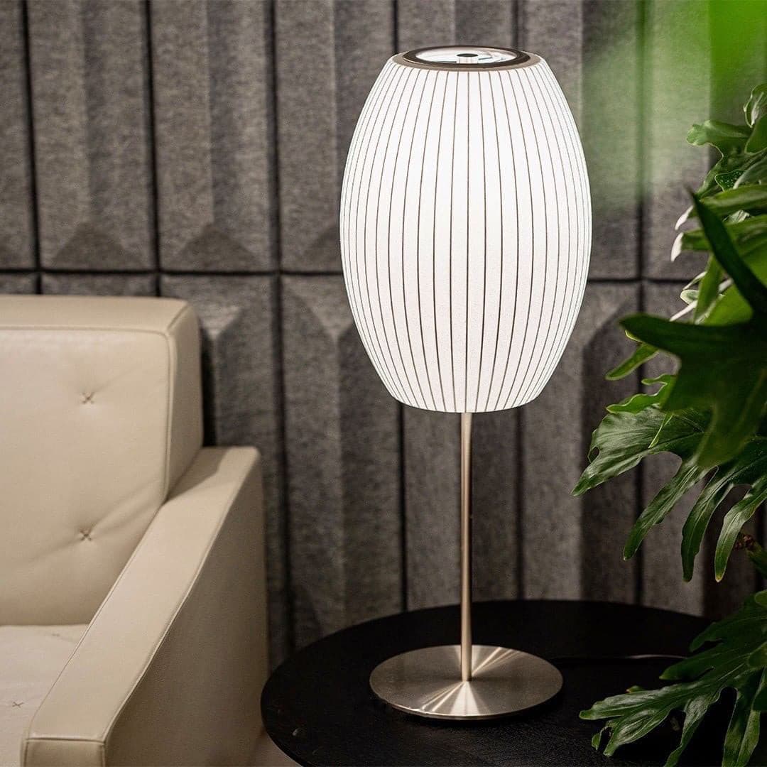 Classic Table Lamp with Steel Base and Walnut Finish – Elegant Design 3