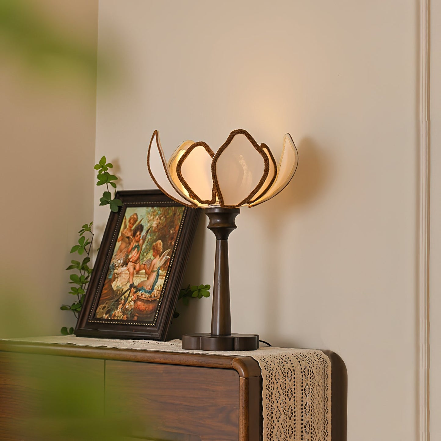 Elegant Flower-Inspired Table Lamp with Fabric Shade and Wood Base – Ideal for Bedroom or Living Room 3