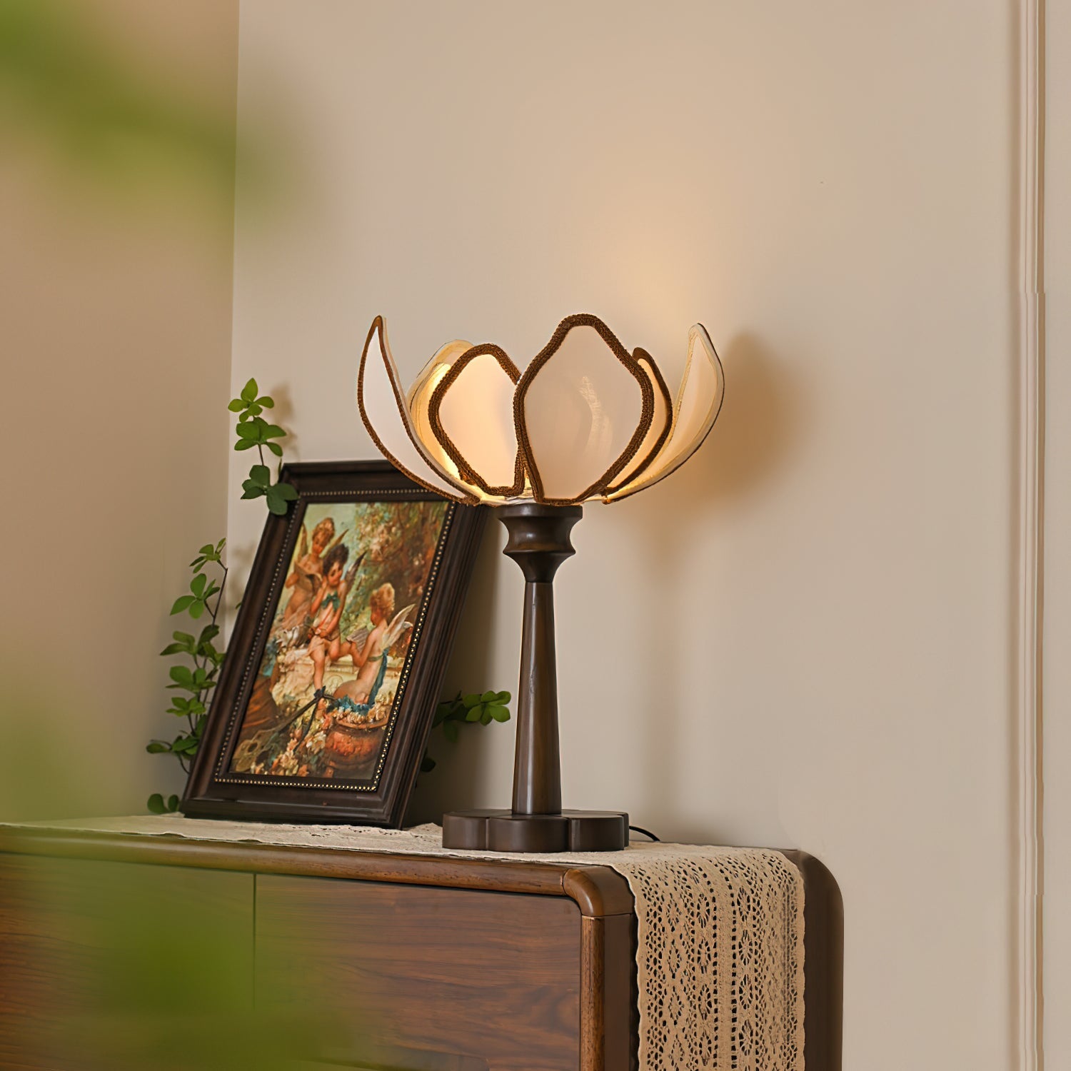 Elegant Flower-Inspired Table Lamp with Fabric Shade and Wood Base – Ideal for Bedroom or Living Room 3