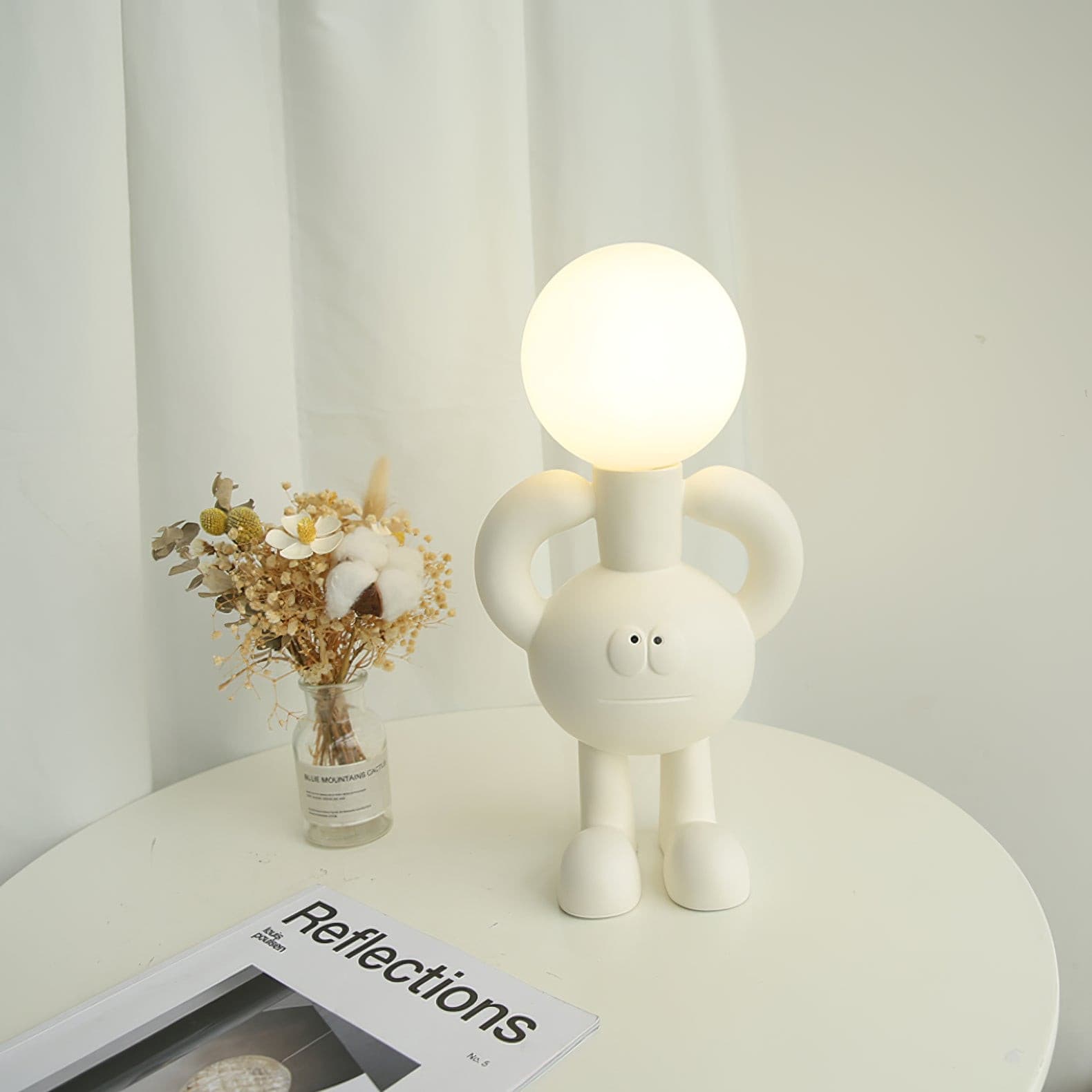 3D Printed Resin Robot Table Lamp – Cute Bedside Desk Lamp with LED Compatibility 3