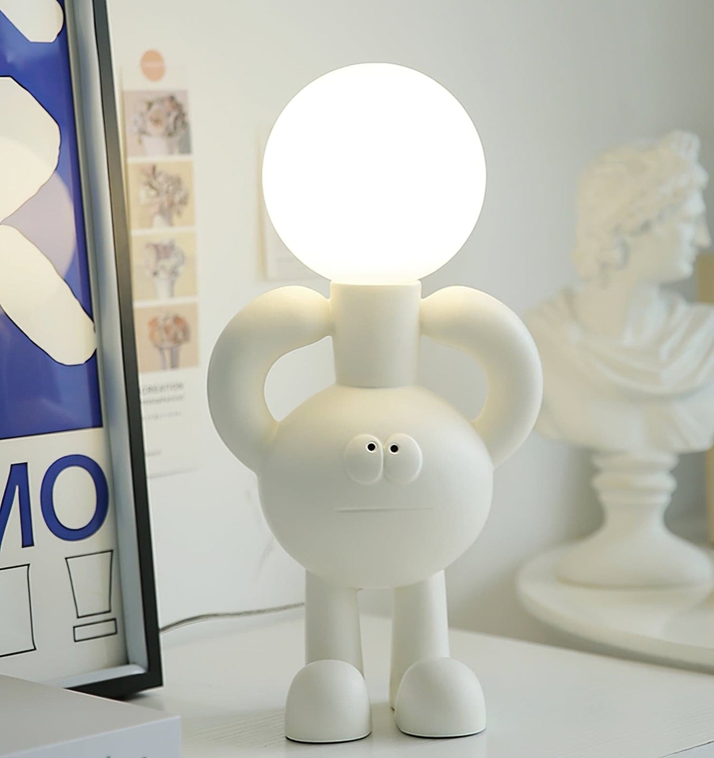 3D Printed Resin Robot Table Lamp – Cute Bedside Desk Lamp with LED Compatibility 4
