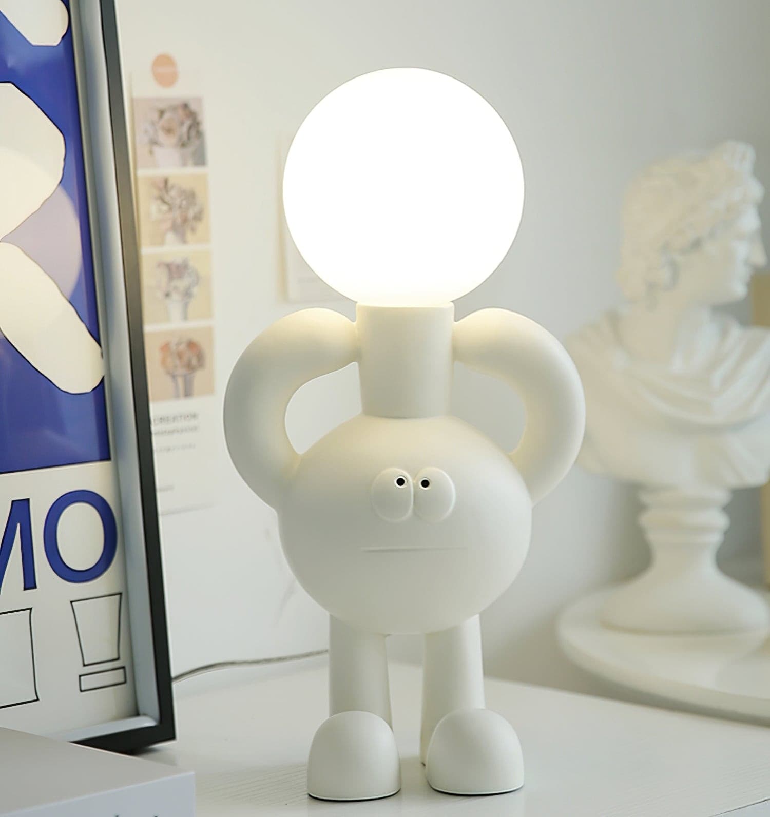 3D Printed Resin Robot Table Lamp – Cute Bedside Desk Lamp with LED Compatibility 4