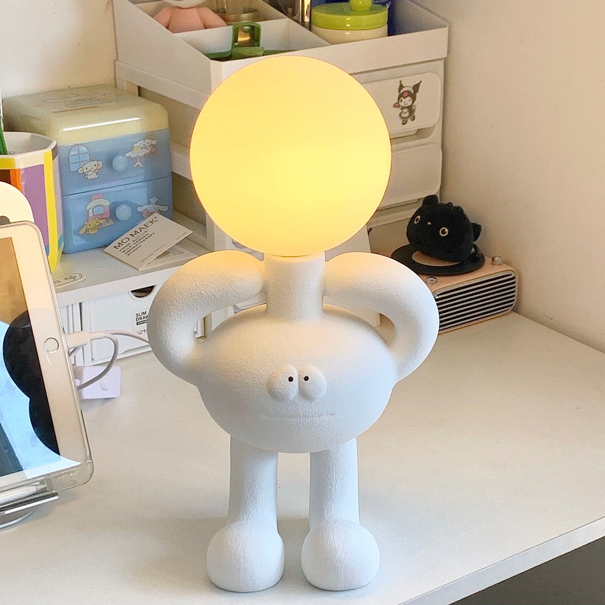 3D Printed Resin Robot Table Lamp – Cute Bedside Desk Lamp with LED Compatibility 8