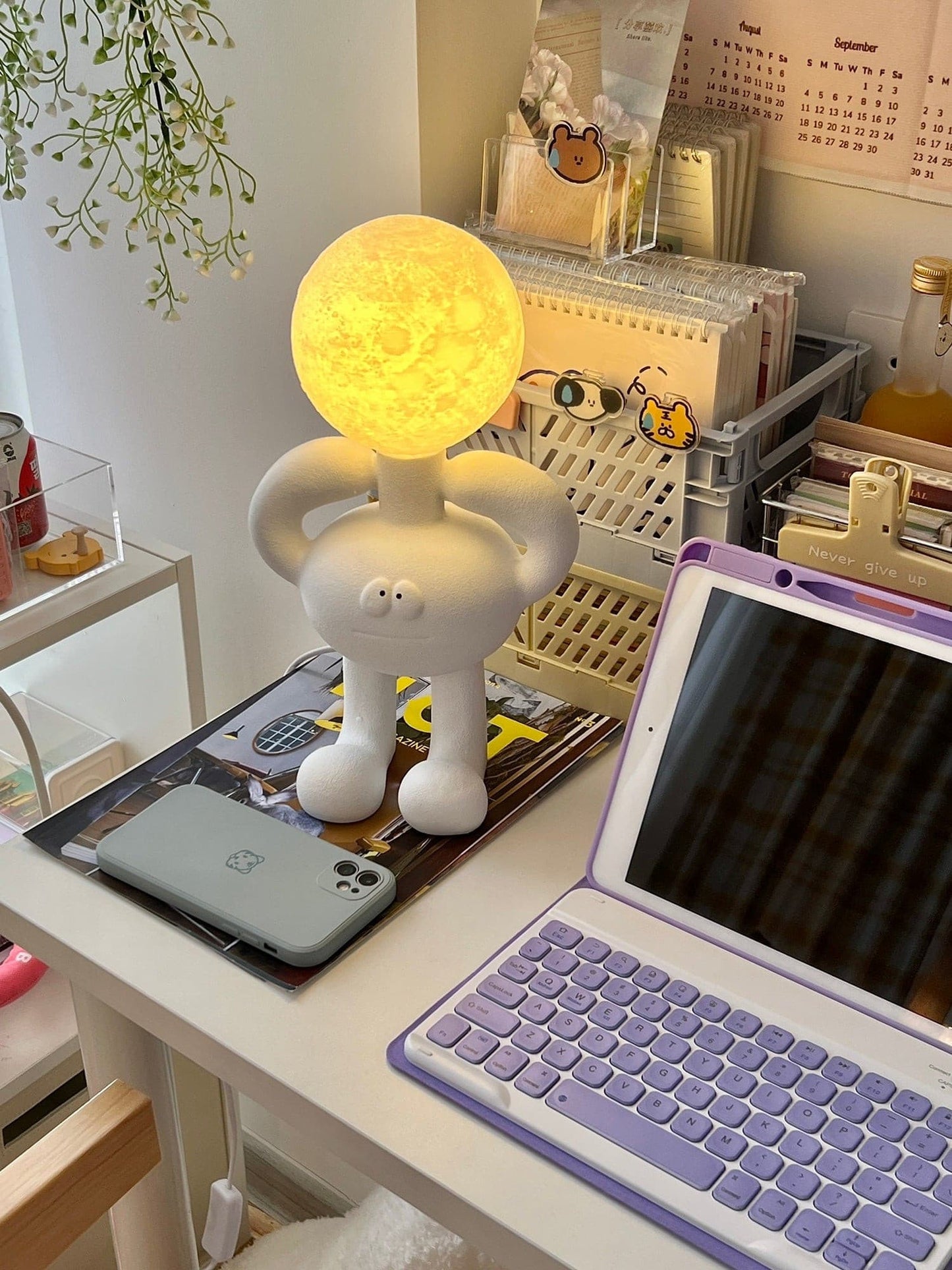 3D Printed Resin Robot Table Lamp – Cute Bedside Desk Lamp with LED Compatibility 9