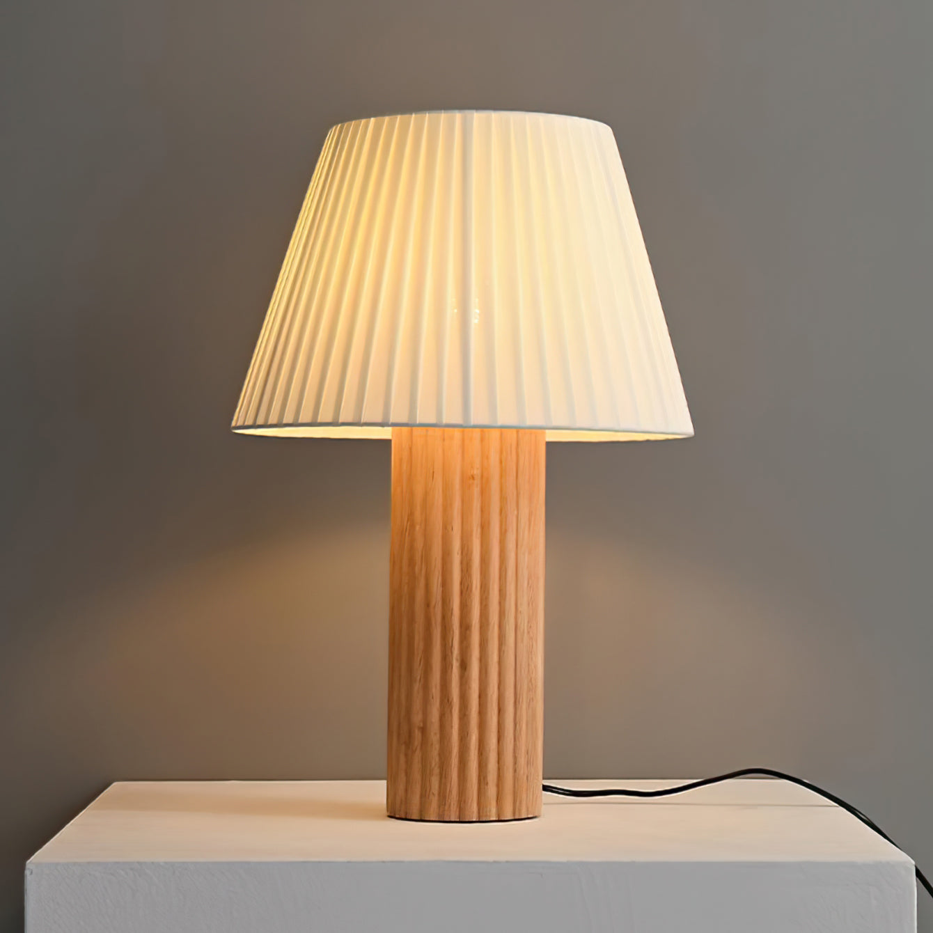 Wooden Table Lamp with Fabric Shade – Elegant Minimalist Design for Home and Office 3