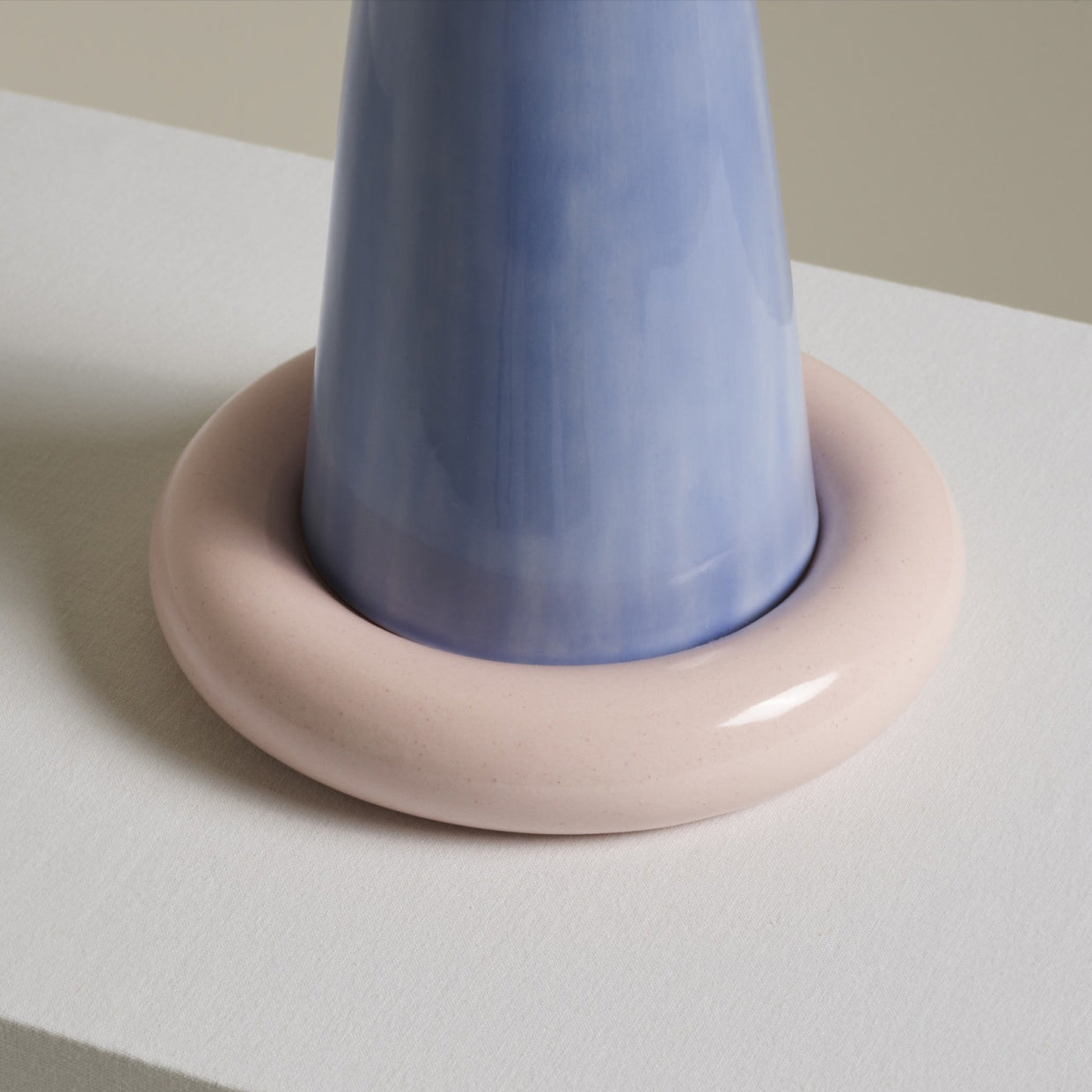 Elegant Ribbon Table Lamp with Ceramic Base and Fabric Shade - Soft Pastel Colors for Bedroom or Living Room 4