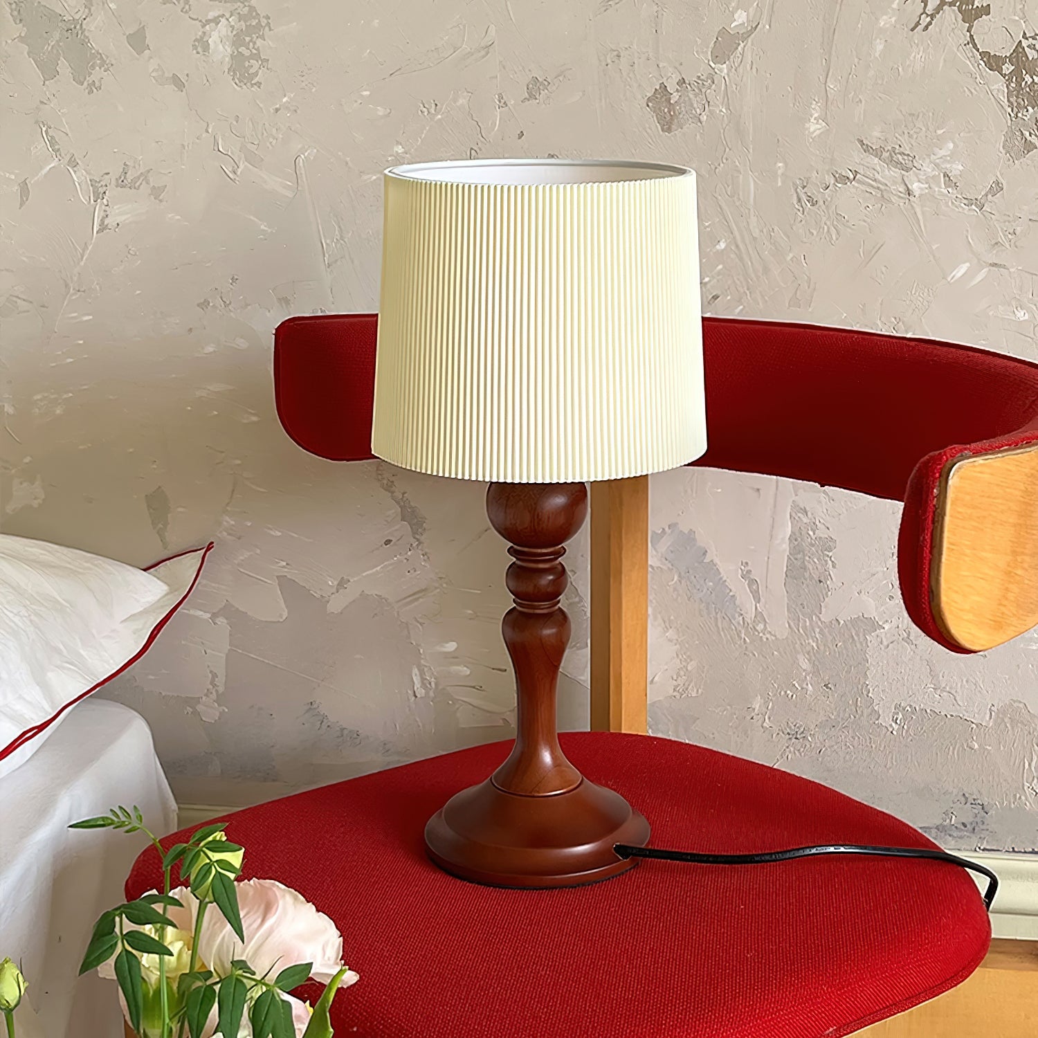 Vintage Style Table Lamp with Wooden Base and Pleated Shade – Ideal for Bedroom and Desk Use 3
