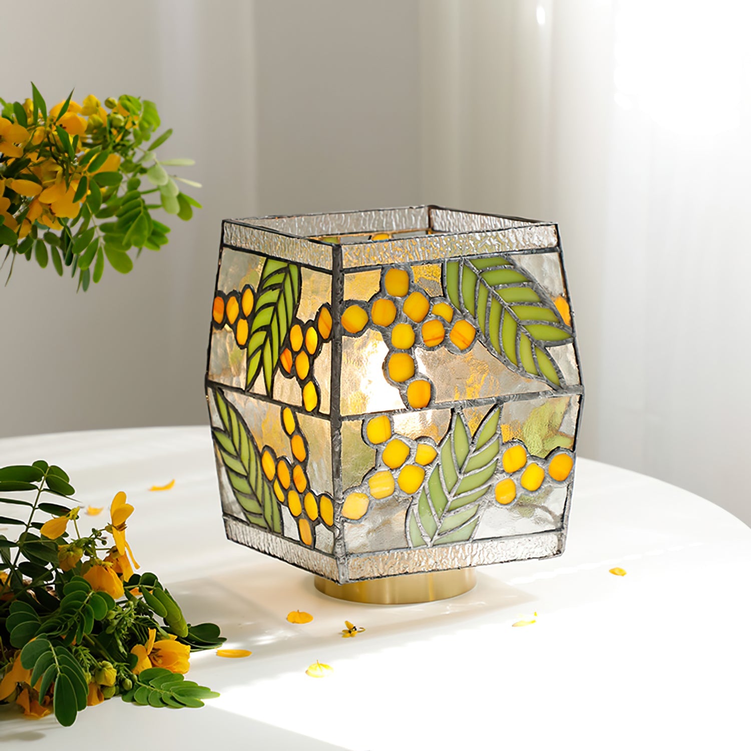 Artistic Stained Glass Table Lamp – Nature-Inspired Design for Bedroom or Living Room 3
