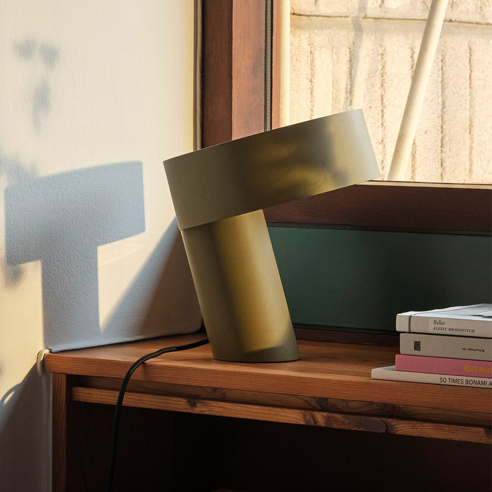 Modern Slant Table Lamp with Integrated LED – Metal Design for Desk, Bedside, Living Room 3