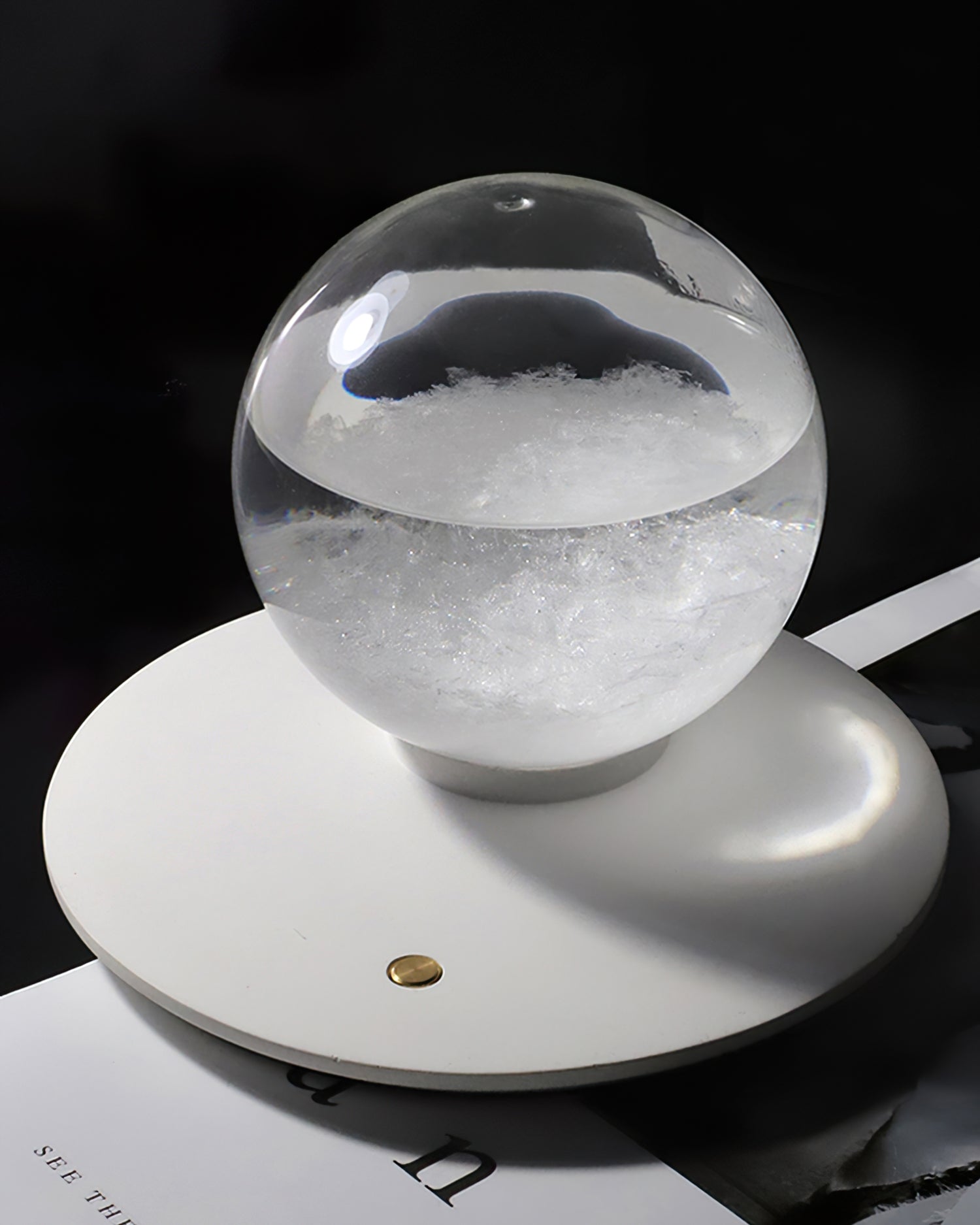Stylish Table Lamp with Built-in Battery and Integrated LED – 15.5cm Diameter 9