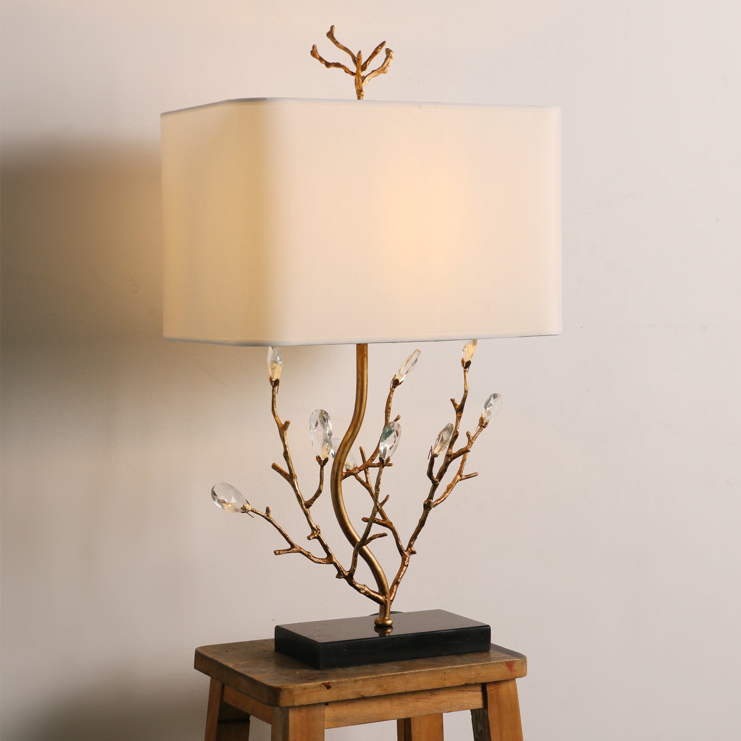 Elegant Brass Table Lamp with Fabric Shade – Nature-Inspired Design 3