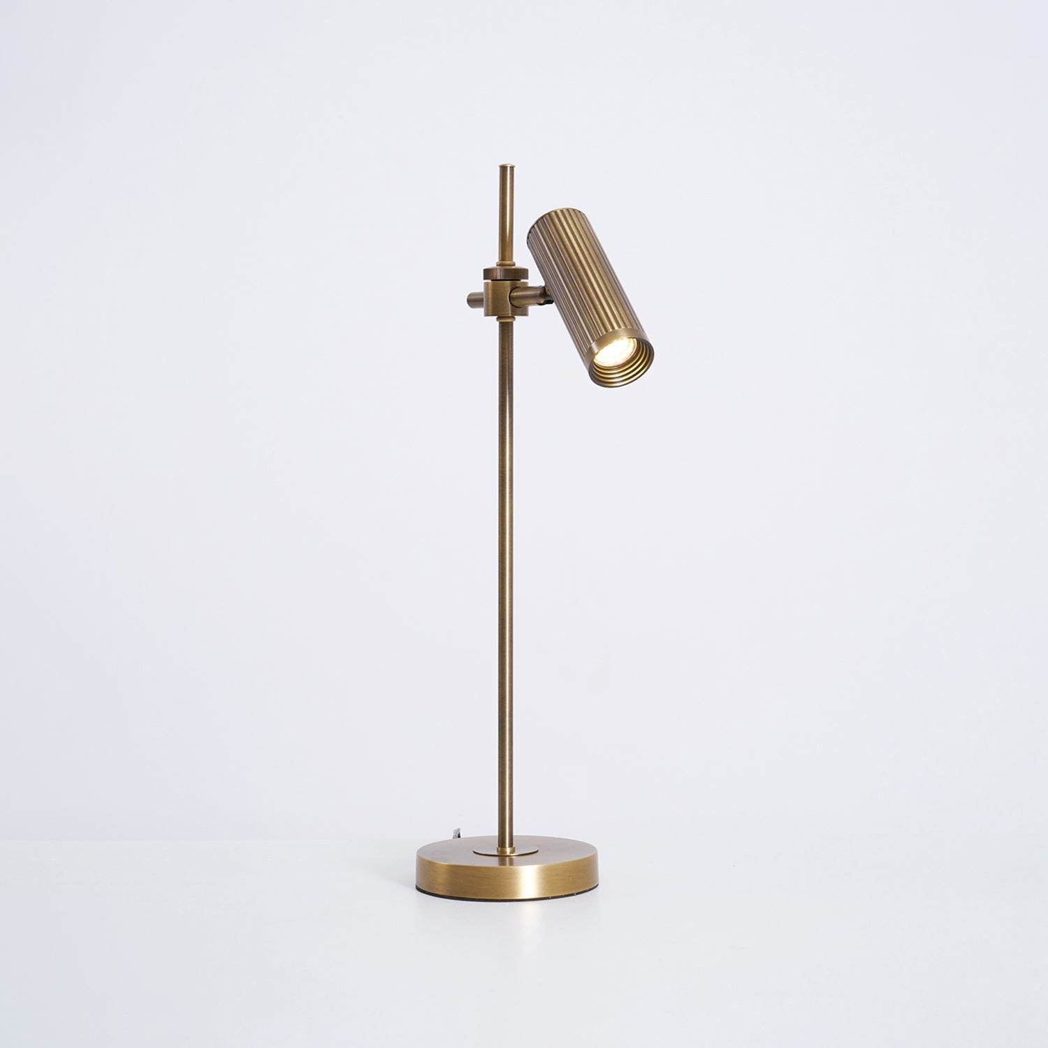 Elegant Brass Table Lamp with Copper Frame – Stylish Bedside or Desk Lighting 9