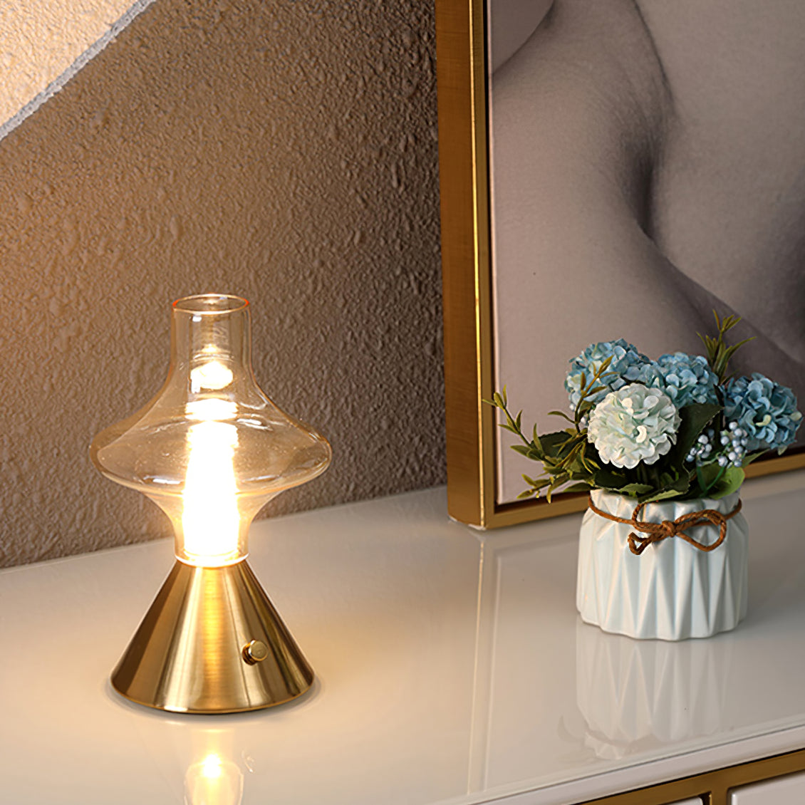 Vintage Style Battery Table Lamp with Integrated LED – Metal and Glass Design 4