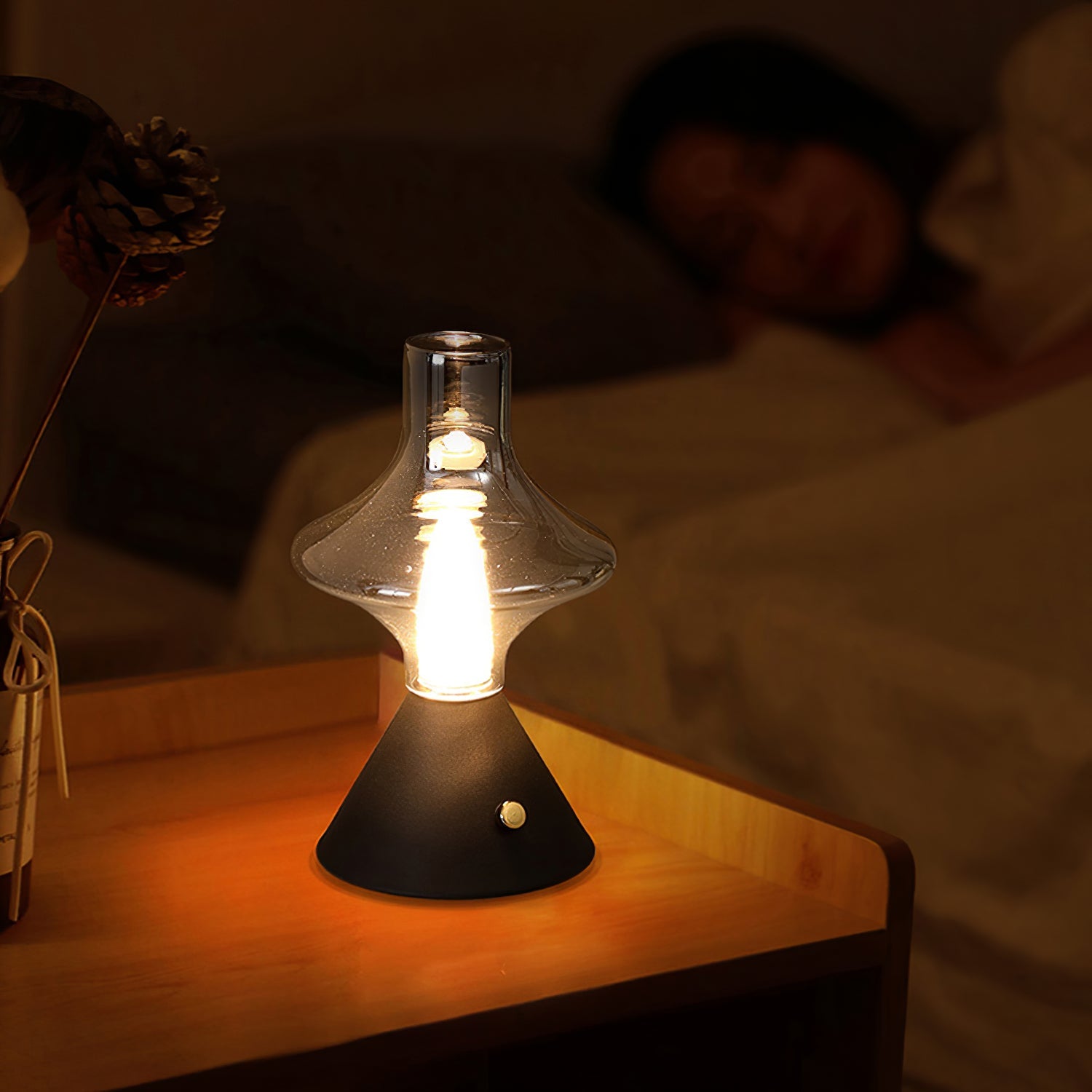 Vintage Style Battery Table Lamp with Integrated LED – Metal and Glass Design 7