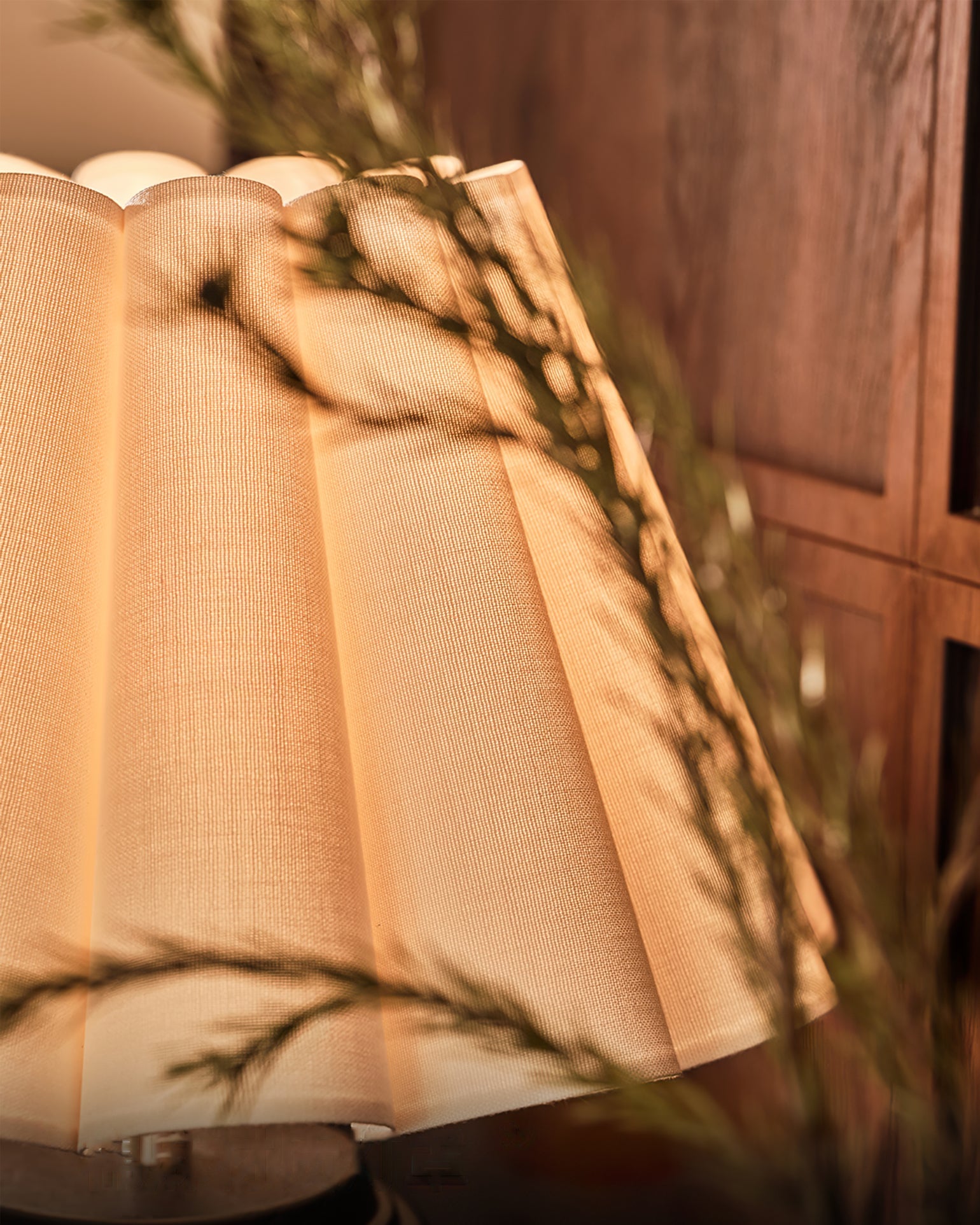 Elegant Wood Table Lamp with Pleated Fabric Shade – 22.4 Height 7
