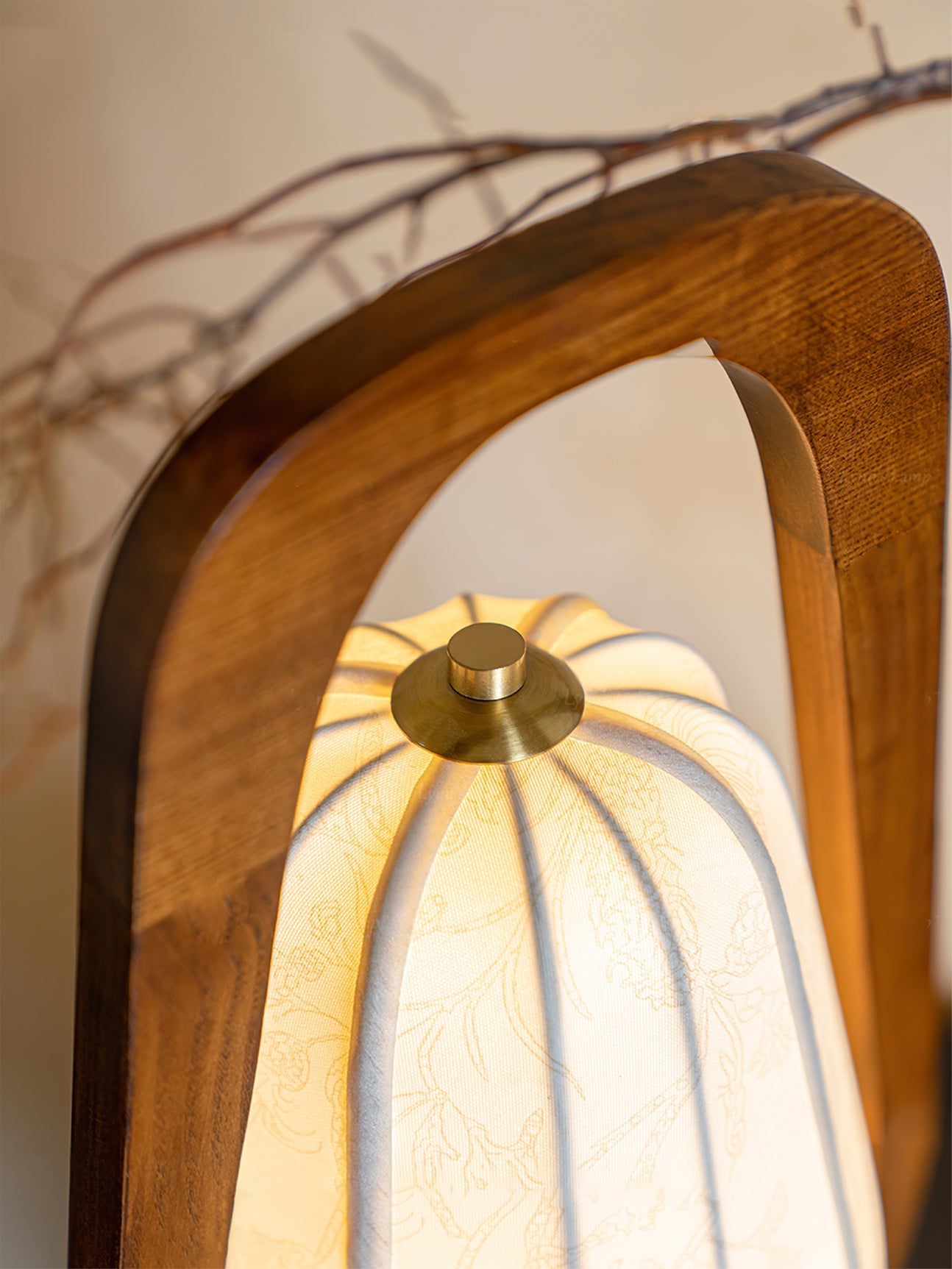 Elegant Wooden Table Lamp with Fabric Shade – Modern Rustic Design for Bedroom and Living Room 7