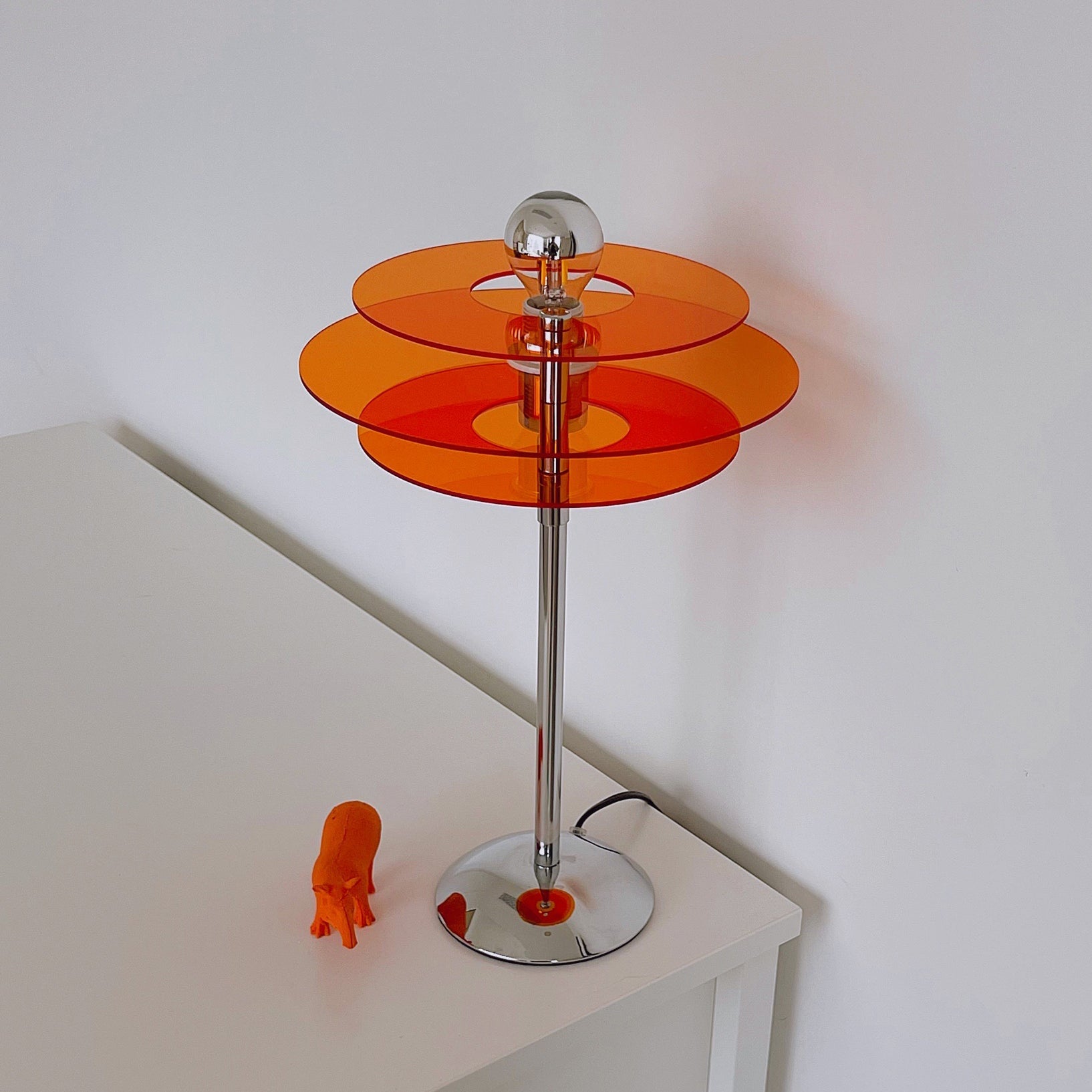 Modern UFO Table Light – Geometric Table Lamp for Living Room, Indoor Use, E26/E27 3