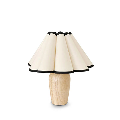 Vintage Fluted Table Lamp with Wooden Base – Elegant Indoor Lighting 2