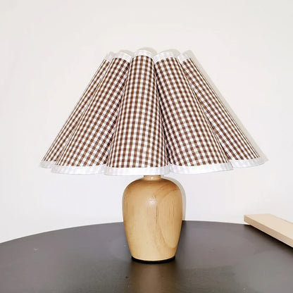 Vintage Fluted Table Lamp with Wooden Base – Elegant Indoor Lighting 10