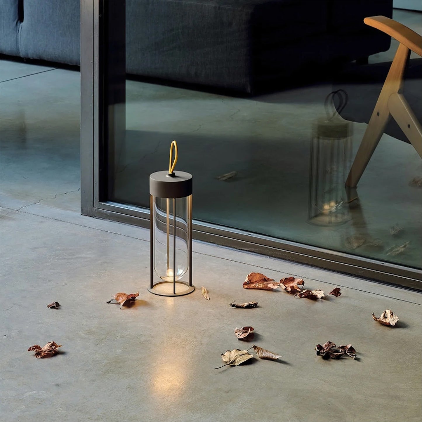 LED Table Lamp with Built-in Battery – Portable Lantern Design for Any Space 5