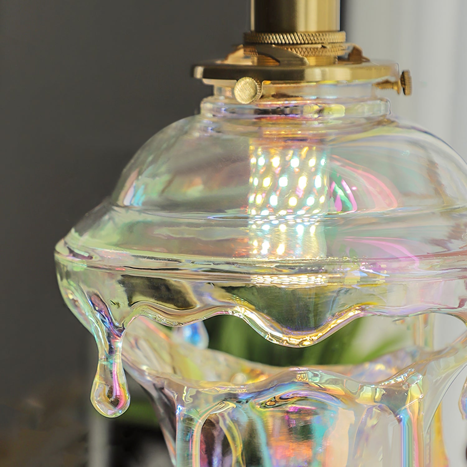 Iridescent Water Droplets Resin Table Lamp – 28cm Diameter, Indoor Lighting 9