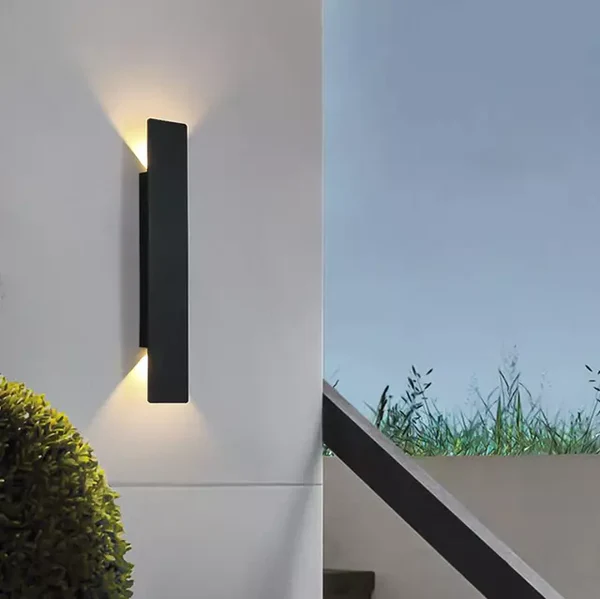 Waterproof LED Outdoor Wall Lamp - Durable Aluminum Light Fixture with Energy-Efficient LED 7