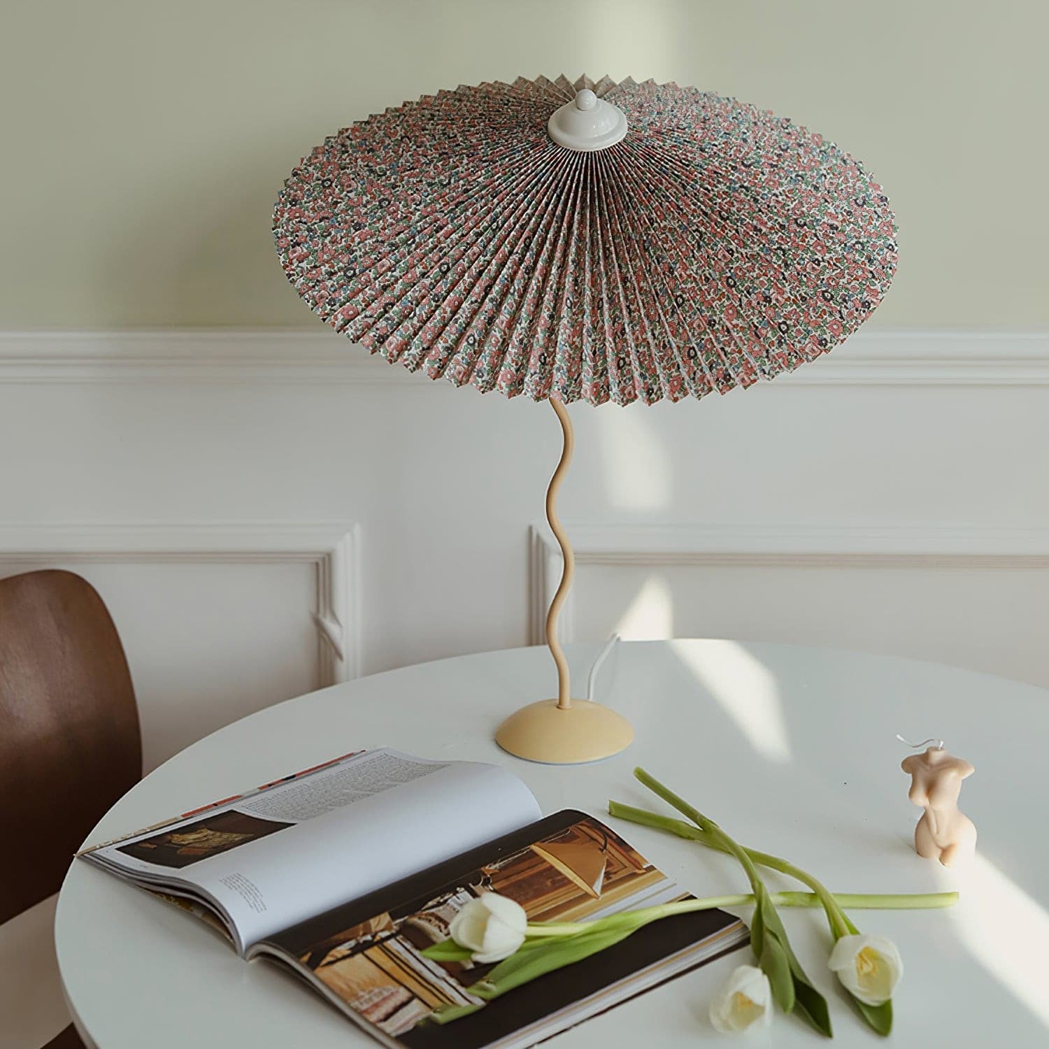 Wiggly Pleated Table Lamp with Handcrafted Shade – 43cm Diameter, Indoor Use 3