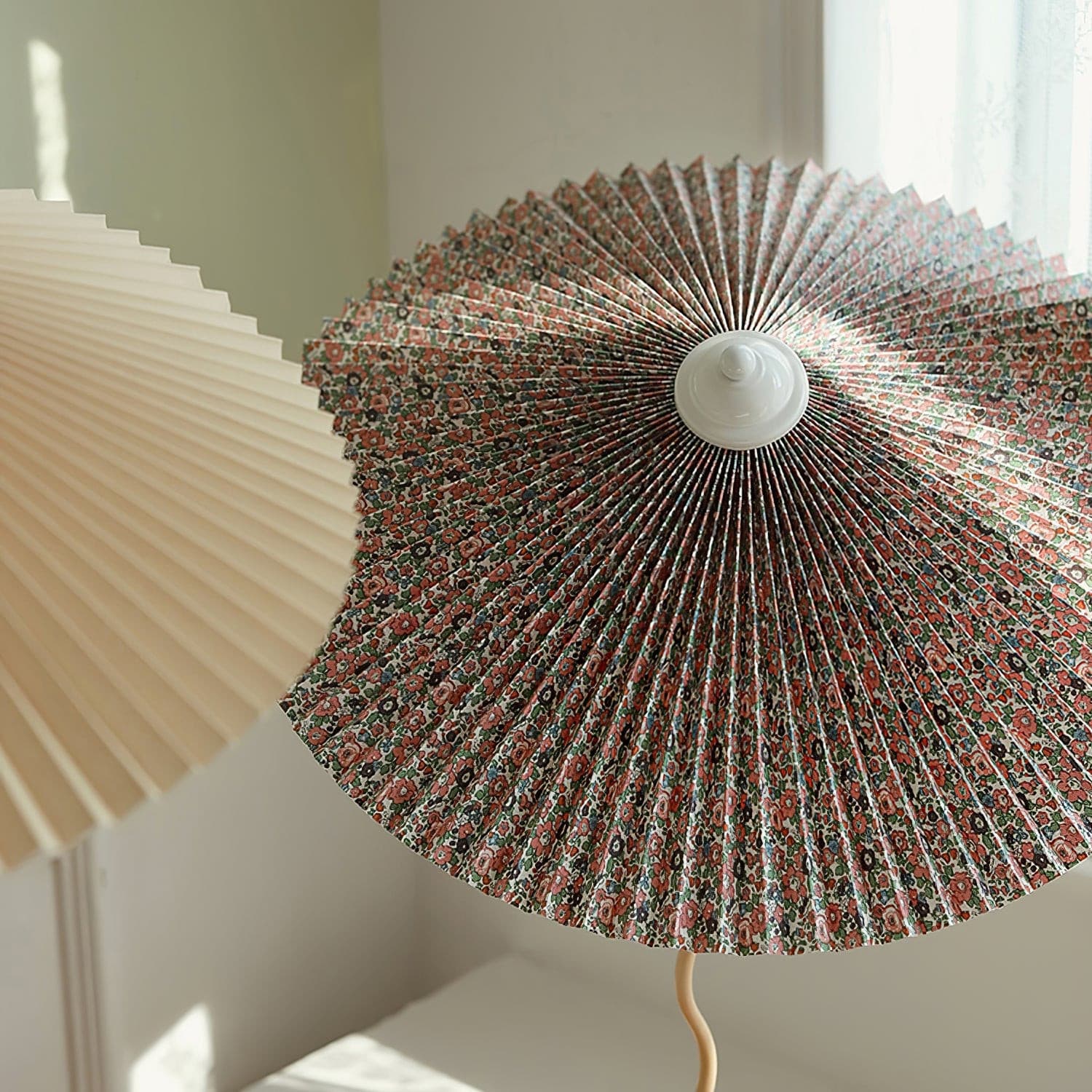 Wiggly Pleated Table Lamp with Handcrafted Shade – 43cm Diameter, Indoor Use 6